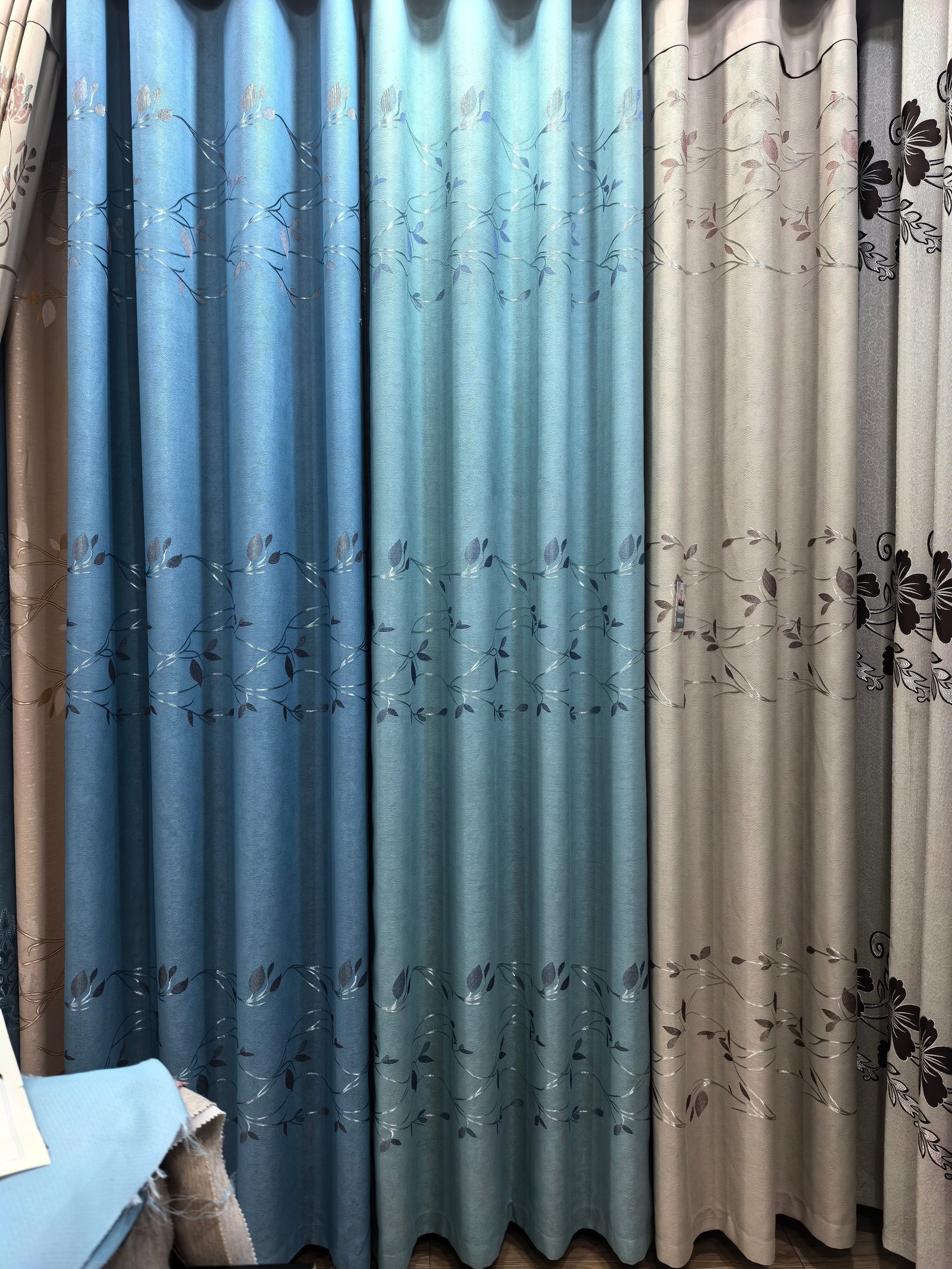 Jacquard Curtain Fabric 100% Polyester fabric texture view 3