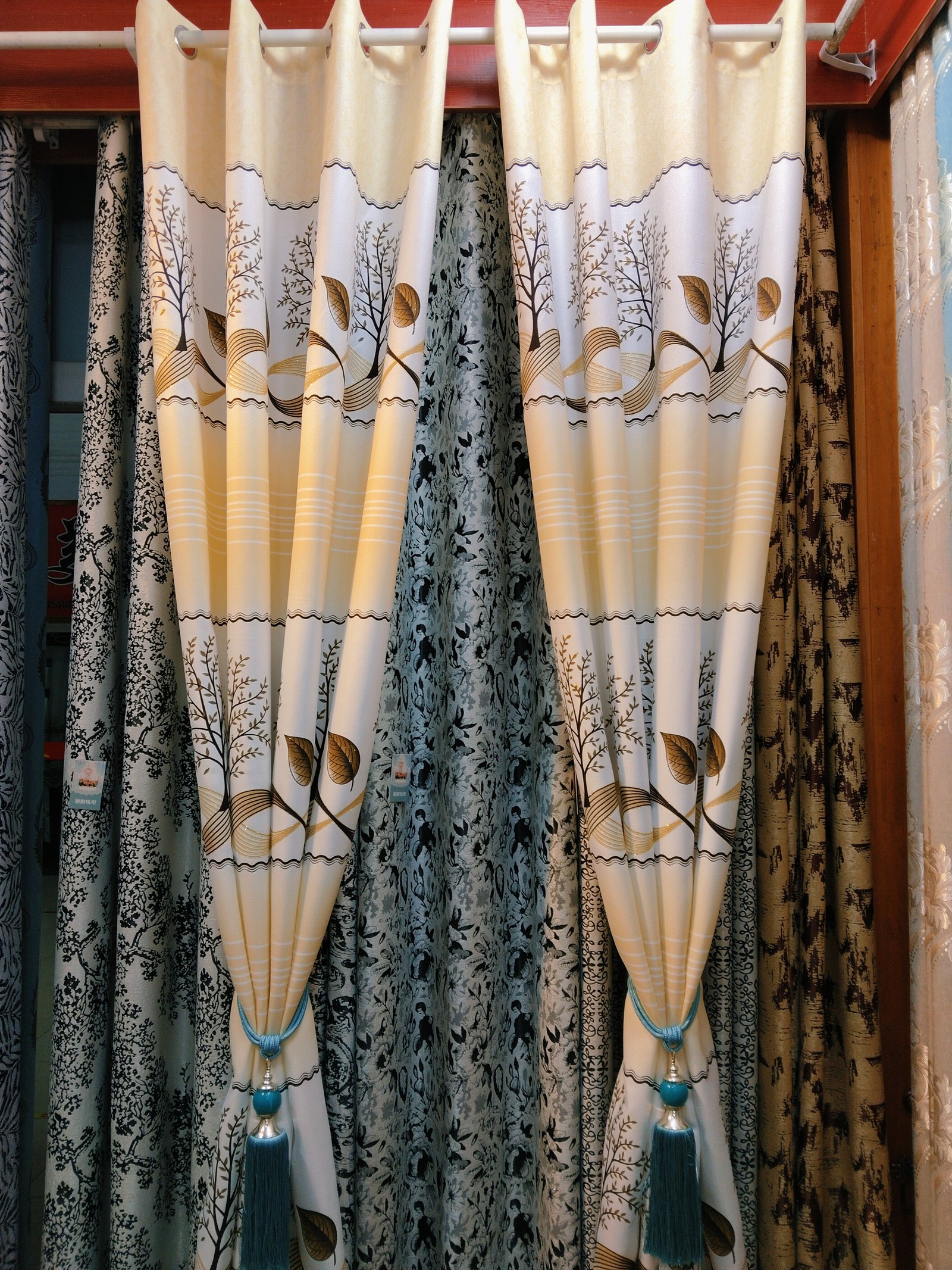 Printing curtain fabric supplier in China - Printed Curtain Fabric 100% Polyester